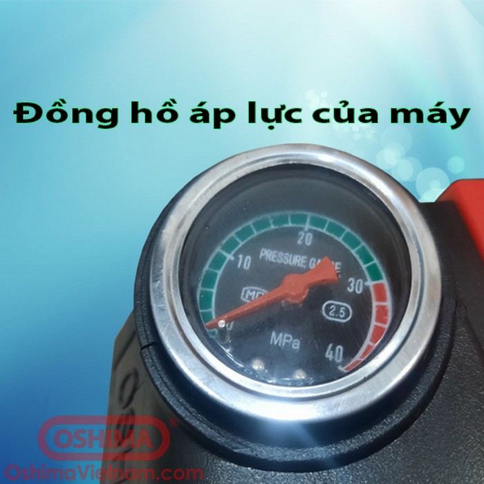 Máy rửa xe có đồng hồ đo áp trên máy. Khi máy chạy, đồng hồ sẽ hiển thị áp lực trong quá trình máy hoạt động 